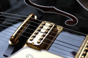 GRETSCH "G6136T Players Edition Black Falcon with Bigsby" HARDCASE, 3, 64 KG