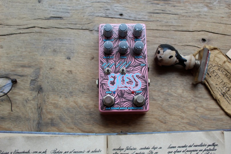 OLD BLOOD NOISE "Excess V2 Distorting"
