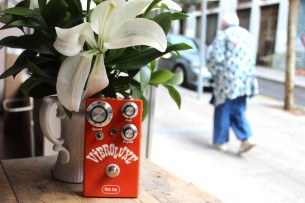 RETRO TONE "Vibroluxe"