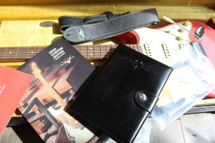 FENDER "Custom Shop '64 Stratocaster Journeyman Relic - Faded Aged Fiesta Red" HARDCASE, 3, 64 KG