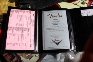 FENDER "Custom Shop '64 Stratocaster Journeyman Relic - Faded Aged Fiesta Red" HARDCASE, 3, 64 KG