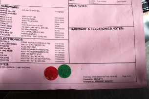 FENDER "Custom Shop '64 Stratocaster Journeyman Relic - Faded Aged Fiesta Red" HARDCASE, 3, 64 KG