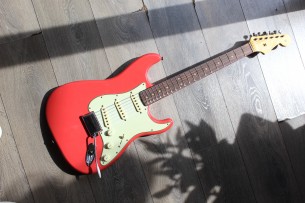 FENDER "Custom Shop '64 Stratocaster Journeyman Relic - Faded Aged Fiesta Red" HARDCASE, 3, 64 KG