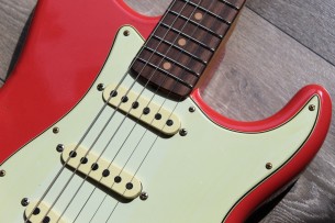 FENDER "Custom Shop '64 Stratocaster Journeyman Relic - Faded Aged Fiesta Red" HARDCASE, 3, 64 KG