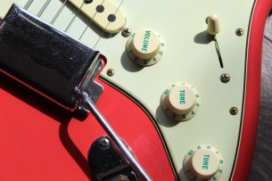 FENDER "Custom Shop '64 Stratocaster Journeyman Relic - Faded Aged Fiesta Red" HARDCASE, 3, 64 KG