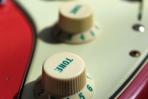 FENDER "Custom Shop '64 Stratocaster Journeyman Relic - Faded Aged Fiesta Red" HARDCASE, 3, 64 KG