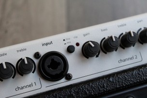 AER "Compact 60 4 with her Gigbag"