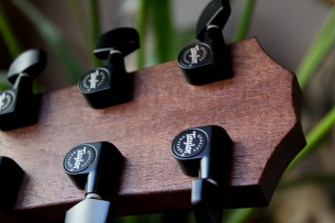 TAYLOR "AD17e-Sunburst" AEROCASE