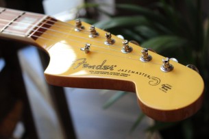 FENDER "Limited 60th Anniversary Classic Jazzmaster Vinatge Blonde"