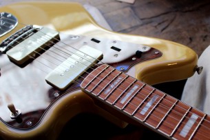 FENDER "Limited 60th Anniversary Classic Jazzmaster Vinatge Blonde"
