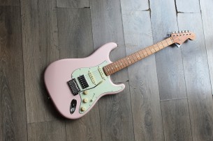 FENDER "Made in Japan Hybrid II Stratocaster® Limited Run, Roasted, Shell Pink" GIGBAG, 3 , 00 KG