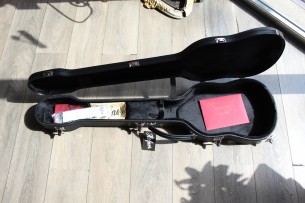 HOFNER "Violin Bass - 61 'Cavern' 60th Anniversary Edition" Piece 50 of 60 made worldwide