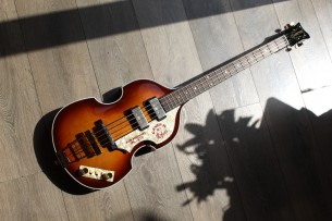 HOFNER "Violin Bass - 61 'Cavern' 60th Anniversary Edition" Piece 50 of 60 made worldwide