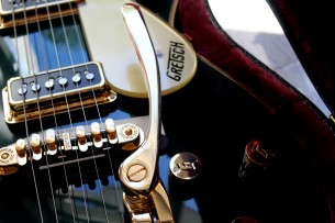 GRETSCH "G6128T-57 Vintage Select ’57 Duo Jet™ with Bigsby, TV Jones, Cadillac Green" HARDCASE, 3, 60 KG