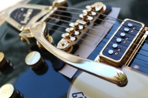 GRETSCH "G6128T-57 Vintage Select ’57 Duo Jet™ with Bigsby, TV Jones, Cadillac Green" HARDCASE, 3, 60 KG