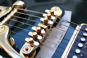 GRETSCH "G6128T-57 Vintage Select ’57 Duo Jet™ with Bigsby, TV Jones, Cadillac Green" HARDCASE, 3, 60 KG