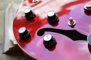 GIBSON "ES- 335 Sixties Cherry" HARDCASE, 3, 51 KG