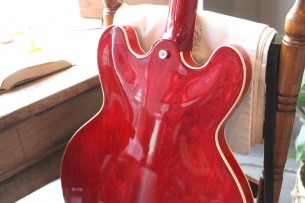 GIBSON "ES- 335 Sixties Cherry" HARDCASE, 3, 51 KG