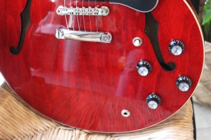 GIBSON "ES- 335 Sixties Cherry" HARDCASE, 3, 51 KG