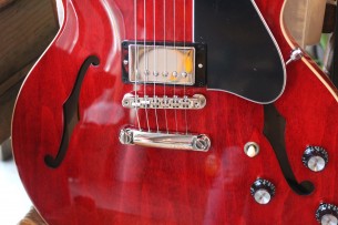 GIBSON "ES- 335 Sixties Cherry" HARDCASE, 3, 51 KG