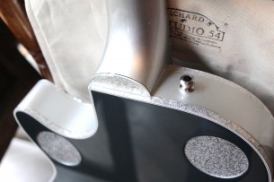 GRETSCH "G6134T-140 LTD 140th Double Platinum Penguin with String-Thru Bigsby, Stone Platinum/Pure Platinum" HARDCASE