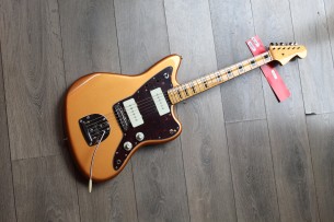 FENDER "Troy Van Leeuwen Jazzmaster, Cooper Aged, Maple" HARDCASE