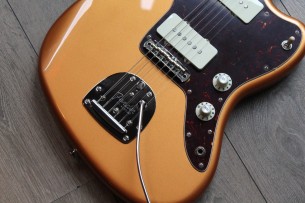 FENDER "Troy Van Leeuwen Jazzmaster, Cooper Aged, Maple" HARDCASE