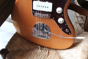 FENDER "Troy Van Leeuwen Jazzmaster, Cooper Aged, Maple" HARDCASE