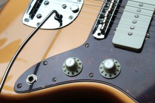 FENDER "Troy Van Leeuwen Jazzmaster, Cooper Aged, Maple" HARDCASE