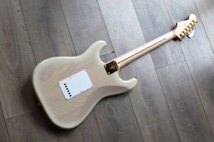 FENDER "Richie Kotzen Stratocaster, Maple Fingerboard, Transparent White Burst" GIGBAG