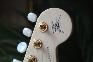 FENDER "Richie Kotzen Stratocaster, Maple Fingerboard, Transparent White Burst" GIGBAG