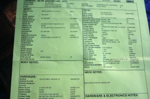 FENDER "Custom Shop '66 Jaguar Deluxe Closet Classic, Rosewood, Azteca Gold" 3,89 KG,