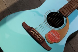 Fender "Malibu Player, Aqua Splash, Walnut"
