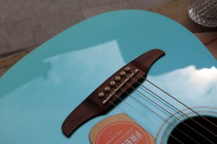 Fender "Malibu Player, Aqua Splash, Walnut"