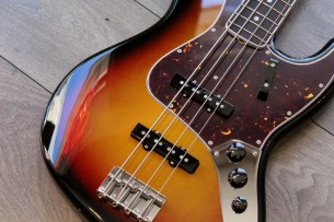 FENDER "American Vintage II 1966 Jazz Bass,3-Color Sunburst,Bound Round-Laminated Rosewood" HARDCASE, 4, 04 KG