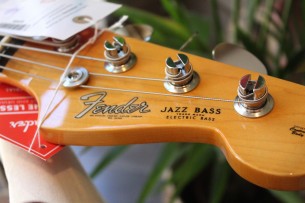 FENDER "American Vintage II 1966 Jazz Bass,3-Color Sunburst,Bound Round-Laminated Rosewood" HARDCASE, 4, 04 KG