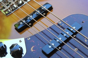 FENDER "American Vintage II 1966 Jazz Bass,3-Color Sunburst,Bound Round-Laminated Rosewood" HARDCASE, 4, 04 KG