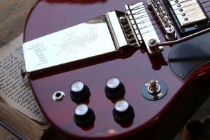 GIBSON "SG Standard '61 Maestro Vibrola" HARDCASE, 3, 35 KG