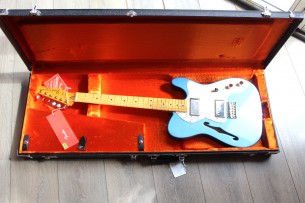FENDER "American Vintage II 1972 Telecaster Thinline, Maple Fingerboard, Lake Placid Blue" HARDCASE