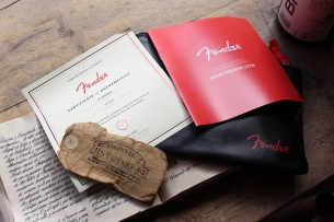 FENDER "American Vintage II 1972 Telecaster Thinline, Maple Fingerboard, Lake Placid Blue" HARDCASE