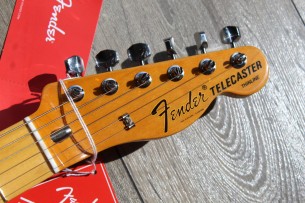 FENDER "American Vintage II 1972 Telecaster Thinline, Maple Fingerboard, Lake Placid Blue" HARDCASE