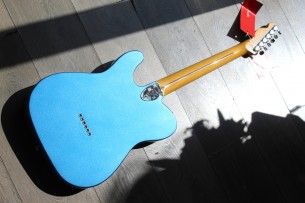FENDER "American Vintage II 1972 Telecaster Thinline, Maple Fingerboard, Lake Placid Blue" HARDCASE