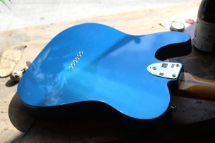 FENDER "American Vintage II 1972 Telecaster Thinline, Maple Fingerboard, Lake Placid Blue" HARDCASE