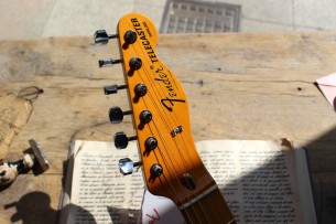 FENDER "American Vintage II 1972 Telecaster Thinline, Maple Fingerboard, Lake Placid Blue" HARDCASE