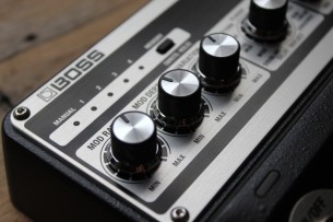 BOSS "DM-101 Delay Machine"