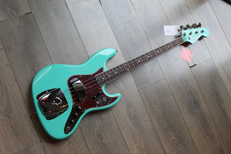 Fender "American Vintage II 1966 Jazz Bass, Sea Foam Green" 4, 10 KG