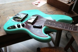 Fender "American Vintage II 1966 Jazz Bass, Sea Foam Green" 4, 10 KG