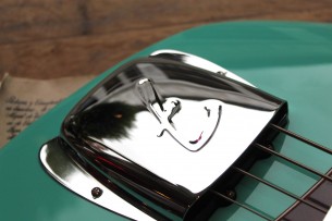 Fender "American Vintage II 1966 Jazz Bass, Sea Foam Green" 4, 10 KG