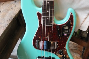 Fender "American Vintage II 1966 Jazz Bass, Sea Foam Green" 4, 10 KG