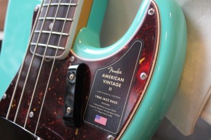 Fender "American Vintage II 1966 Jazz Bass, Sea Foam Green" 4, 10 KG